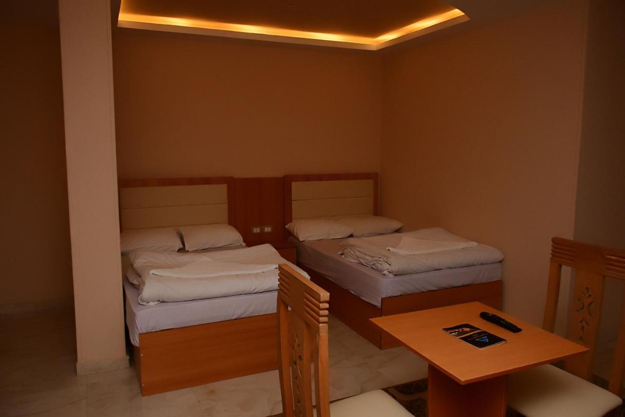 Grand Pyramids View Hotel Kairó Kültér fotó