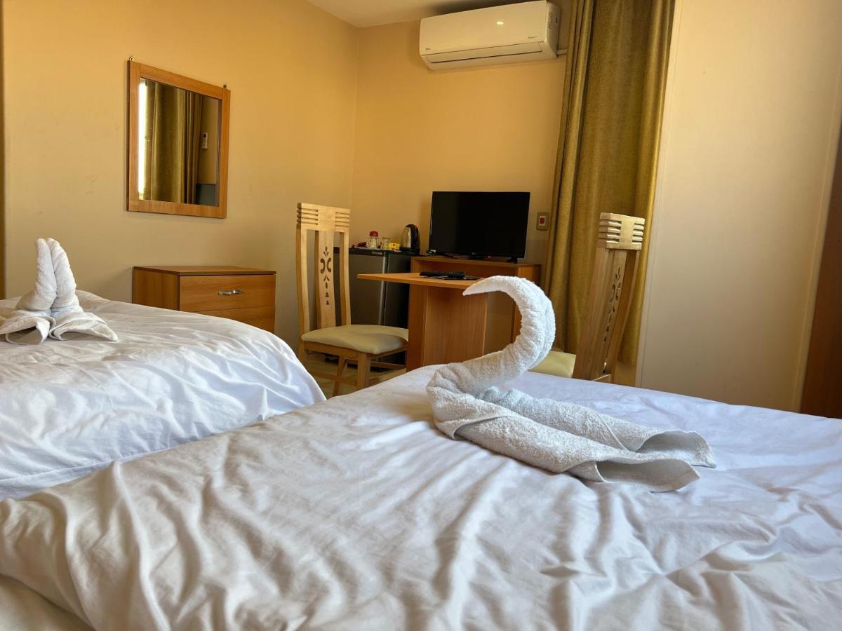 Grand Pyramids View Hotel Kairó Kültér fotó