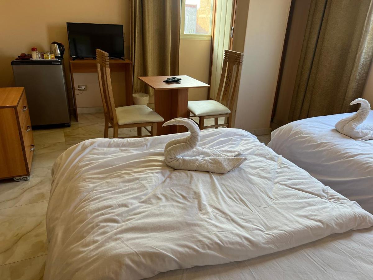 Grand Pyramids View Hotel Kairó Kültér fotó